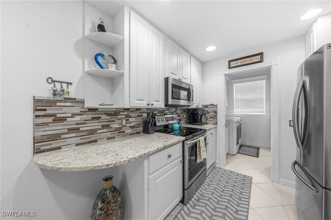 Building Photo - 5633 Cove Cir