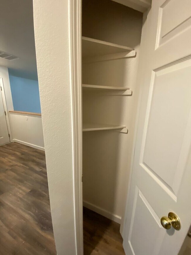 Building Photo - 353 S Meridian Rd