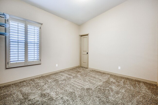 Building Photo - Beautiful 3 bed-2 baths home in 79911