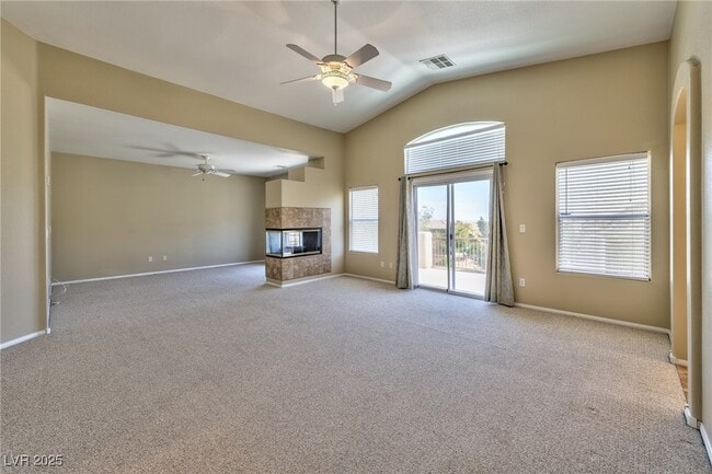 Building Photo - 10737 Hunter Mountain Ave