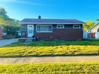 Building Photo - 28600 Oakwood St