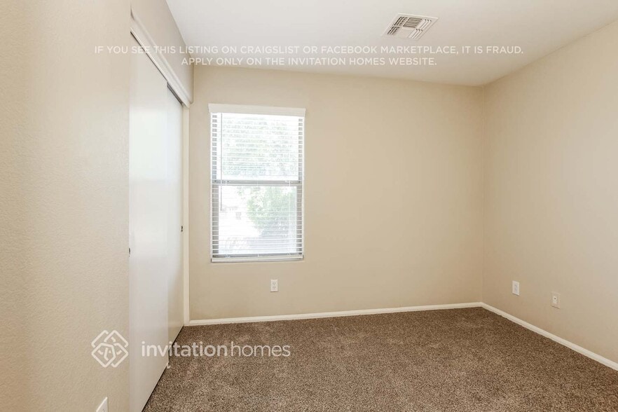 Building Photo - 15986 W Durango St