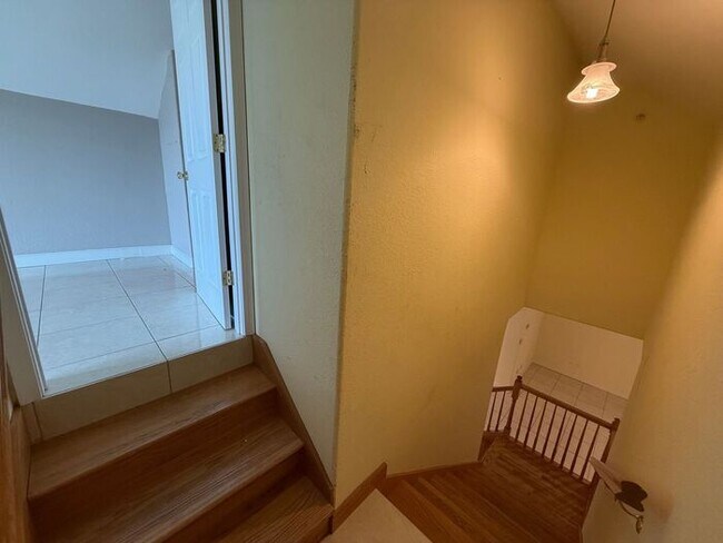 Building Photo - Pensacola Beach - 3 bedroom, 4 bathroom - 2nd and 3rd floor balconies with water view