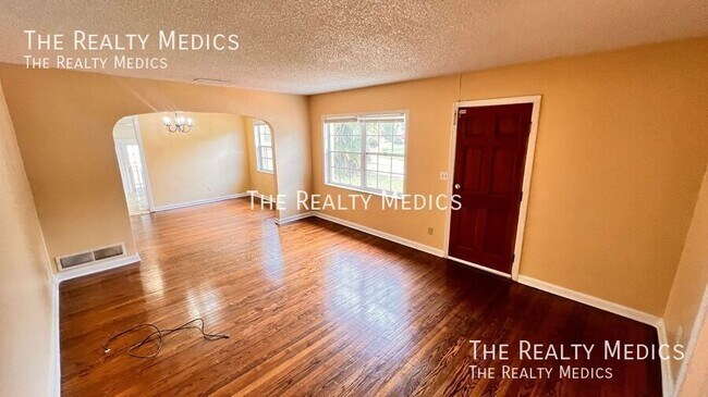 Building Photo - 1807 N Park Ave