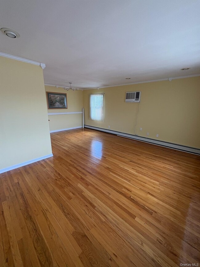 Building Photo - 3363 Lawrence Ave