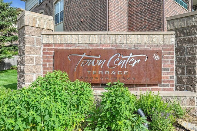 Building Photo - 3852 S Dallas St