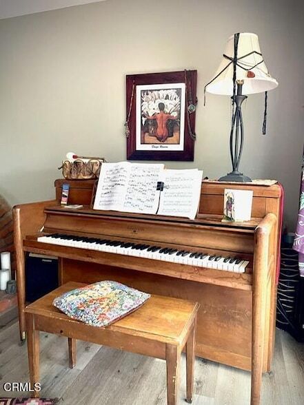 Building Photo - 883 Moreno Dr