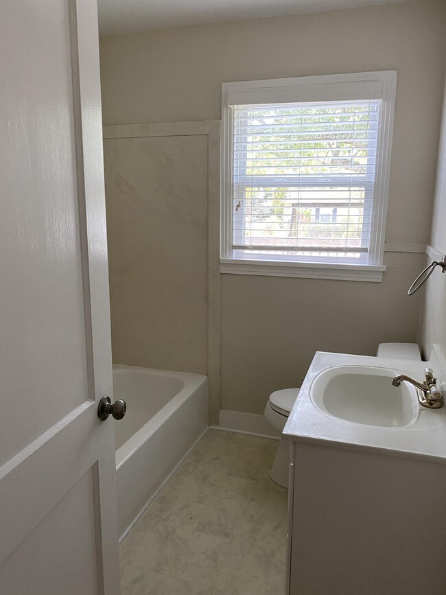 Building Photo - 5101 Lawson Ave