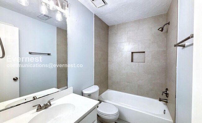 Building Photo - 8534 Dawnridge Dr