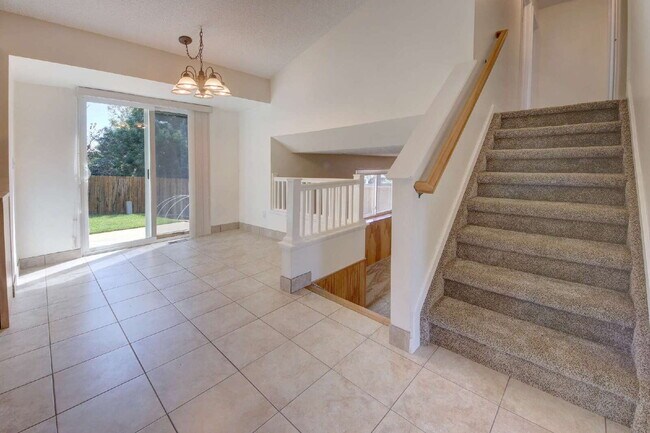 Building Photo - Charming Colorado Springs Rental in Top Ra...