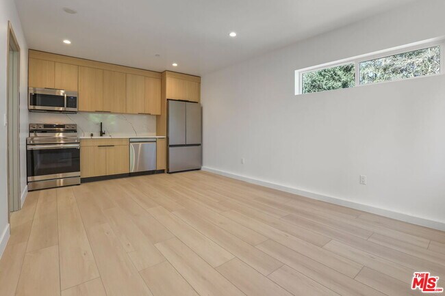 Building Photo - 11010 Hortense St