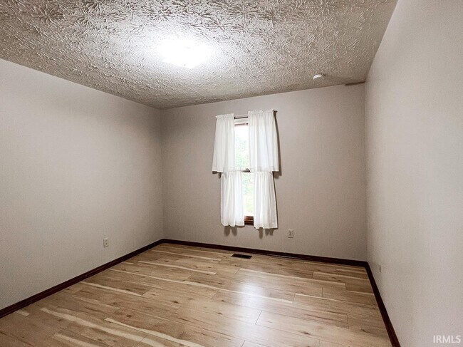 Building Photo - 1633 Greenfield Ct