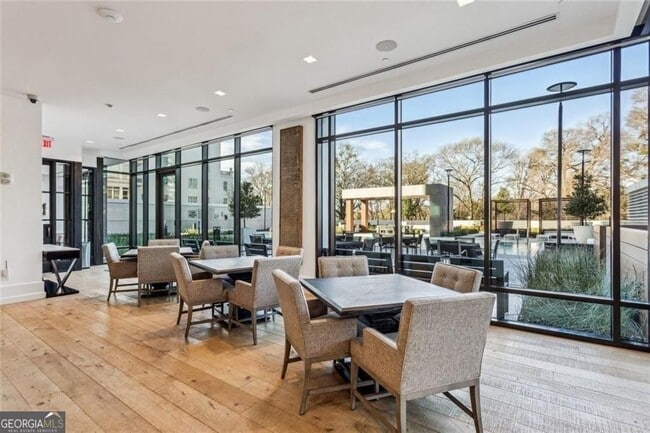 Building Photo - 2520 Peachtree Rd