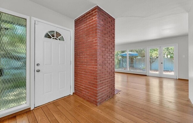 Building Photo - Sun-Filled Single-Story Home with Private Yard in Prime Walnut Creek Location