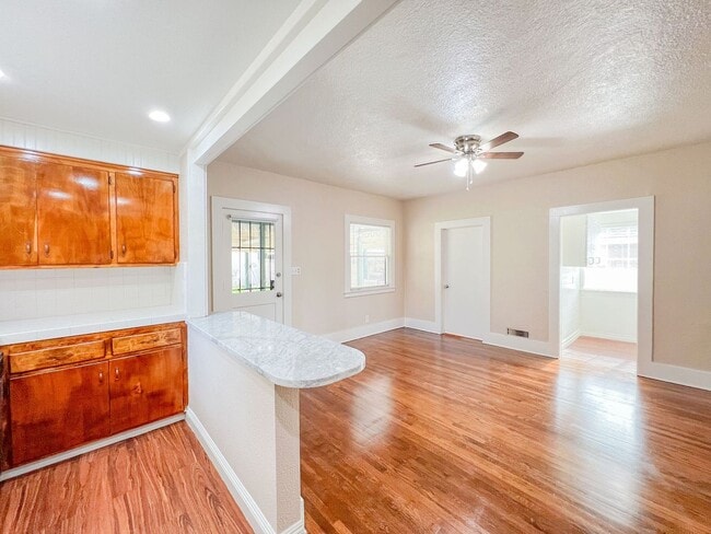 Building Photo - Los Alamitos 4 Bed 2 Bath House - 2 Car Gar - Wood Flooring - Huge Yard - Cute!!!