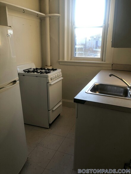 Building Photo - 1179 Boylston St