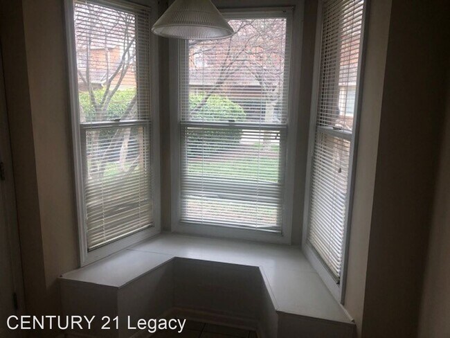 Building Photo - 3 br, 2.5 bath House - 10421 Ravenbrook Ln