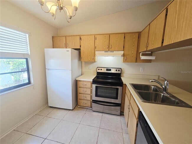 Building Photo - 6425 Drexel Dr