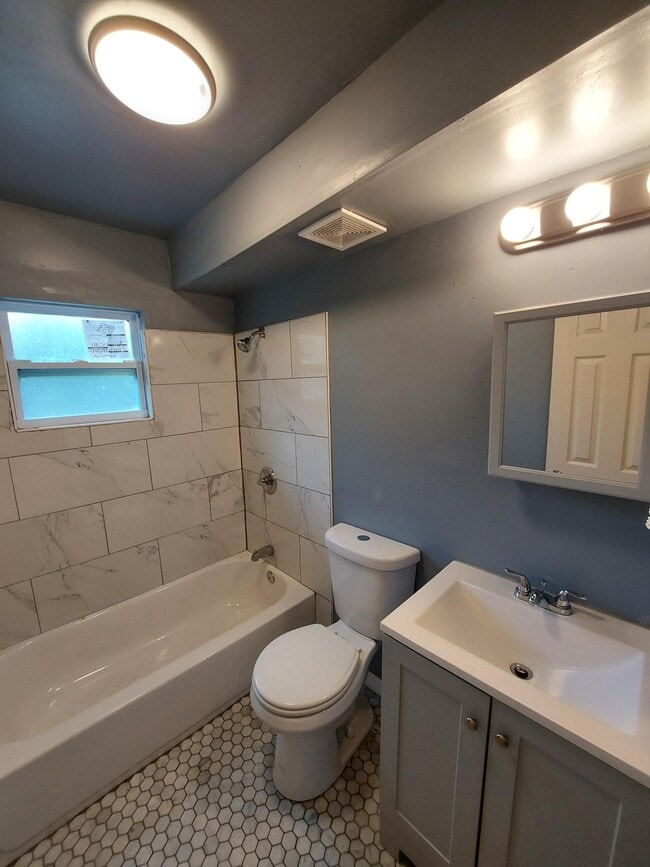 Building Photo - 3315 Bassie Ct