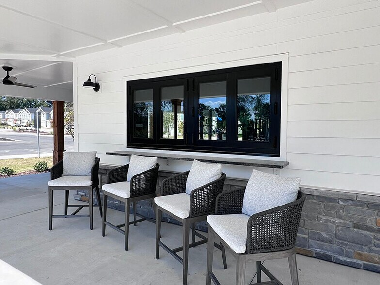 Building Photo - 139 Siebold St