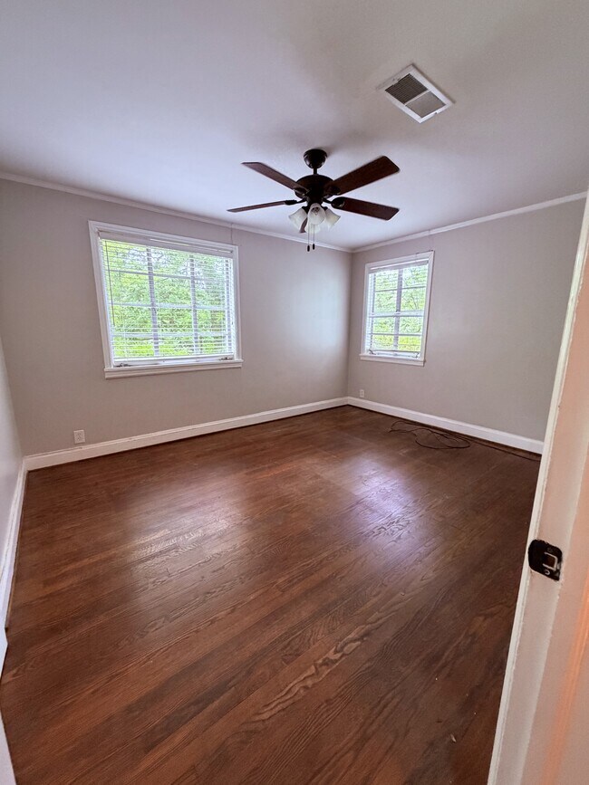 Building Photo - 13 Brookside Dr
