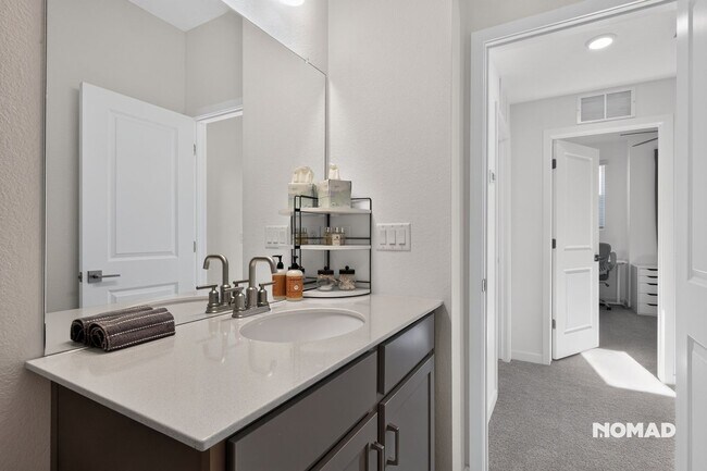 Building Photo - 9695 Browns Peak Cir