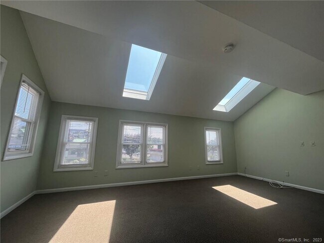 Building Photo - 558 Connecticut Ave