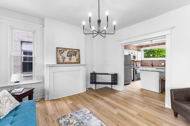 Building Photo - 1399 E Long St