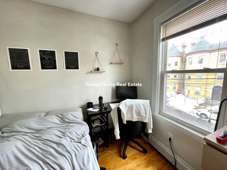 Building Photo - 103 Calumet St