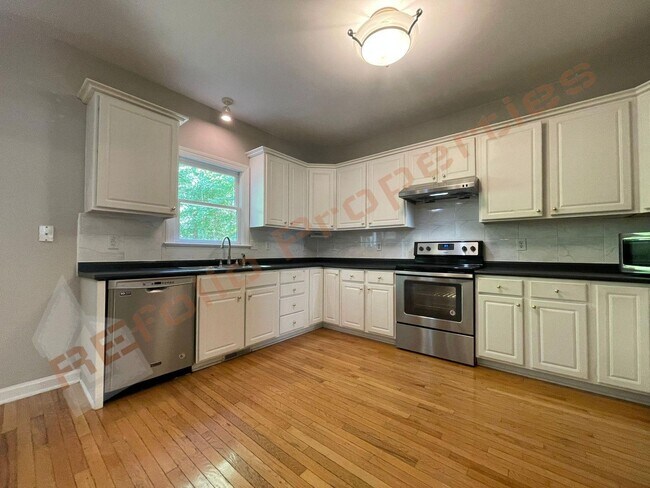 Building Photo - 413 Perry Creek Dr