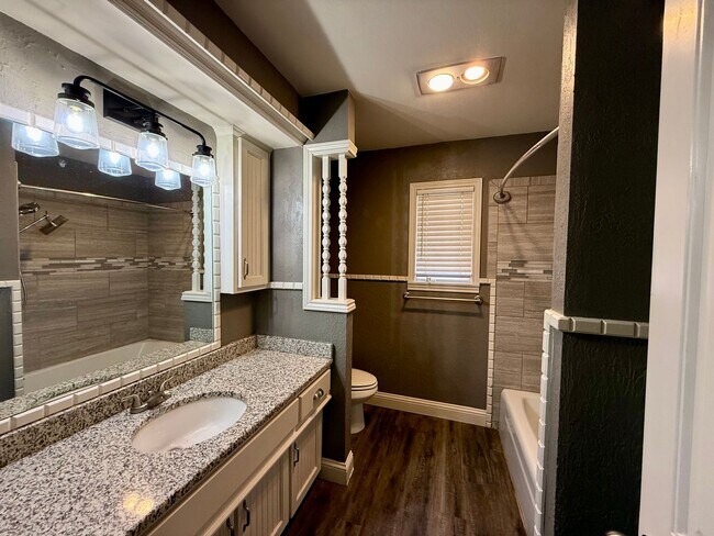 Building Photo - So many Amenities!