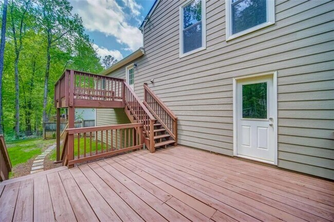 Building Photo - 2218 Woodfern Dr