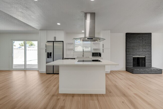 Building Photo - 4382 E Del Santos Dr