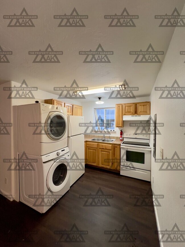 Building Photo - West Fifth Avenue