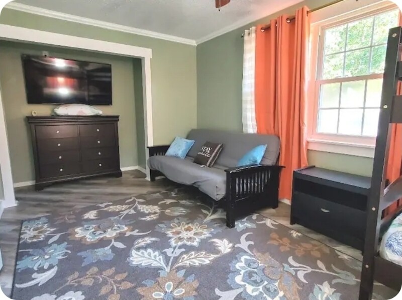 Building Photo - 118 Tasha St