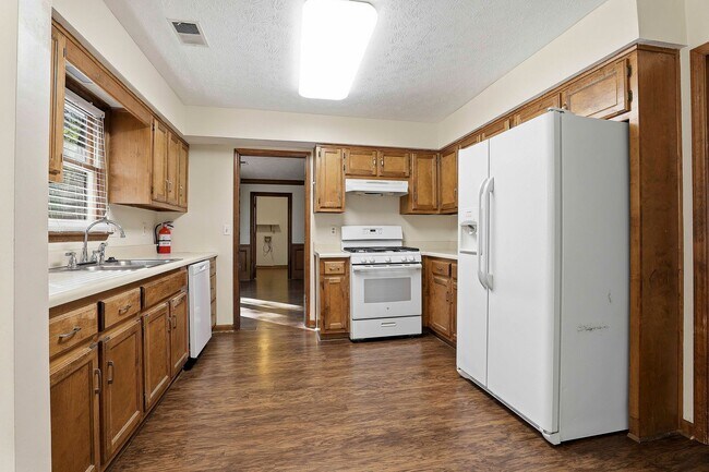 Building Photo - 4BR Home Across from Braelinn Elementary in Peachtree City