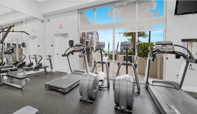 Building Photo - 6917 Collins Ave