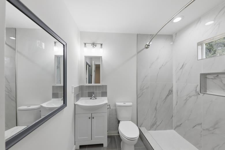 Building Photo - Room in House on Lincoln St SW