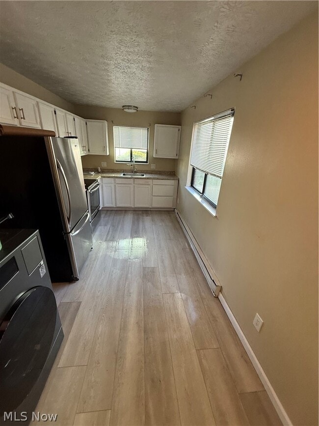 Building Photo - 658 Sumner St