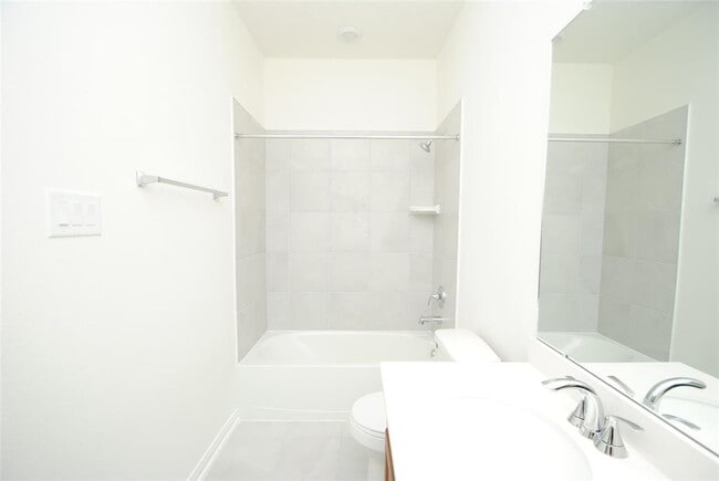 Building Photo - 9207 BetanCourt Ct
