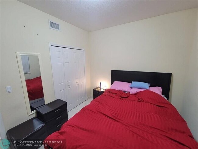 Building Photo - 7260 NW 174th Terrace