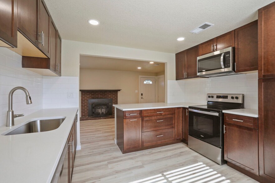 Kitchen - 8063 Wyandot St