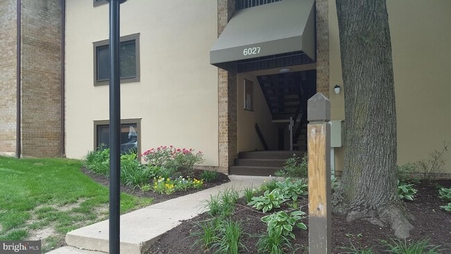 Building Photo - 6027 Majors Ln