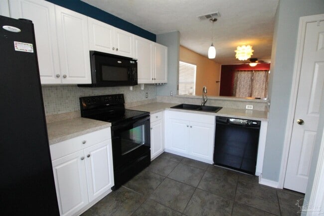 Building Photo - 7680 Chablis Cir