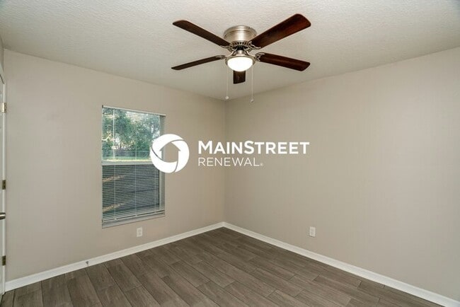 Building Photo - 3 Bedroom Pet-Friendly Home in St Petersbu...