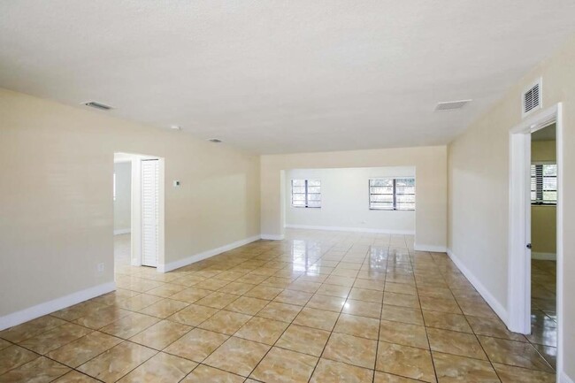 Primary Photo - 1730 NW 178th St