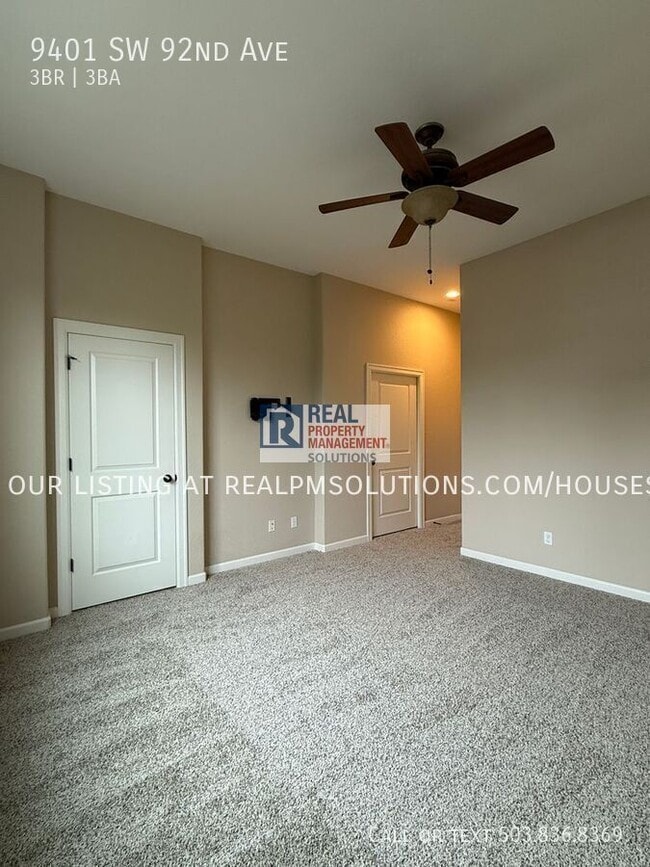 Building Photo - 9401 SW 92nd Ave