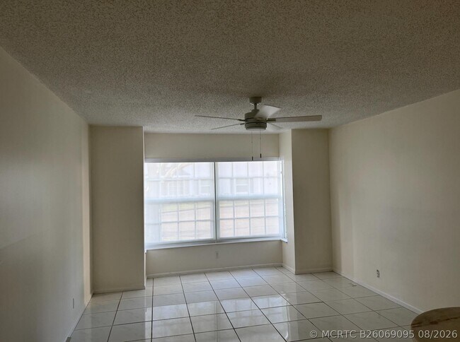 Building Photo - 2181 NE 67th St