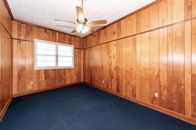 Building Photo - 453 Wade Hampton Dr