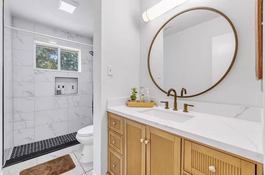 Building Photo - Room in House on Wildwood Ridge